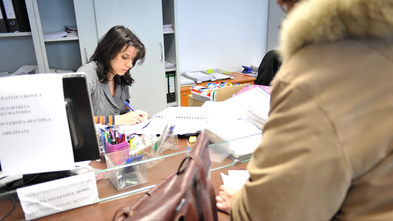 Guvernul vrea să înființeze „școala funcționarilor publici