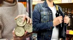 Furturile de alimente și băuturi s-au înmulțit necontrolat, avertizează firmele de pază. Ce măsuri stricte au luat comercianții