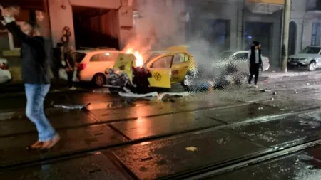 VIDEO | Accident grav în București! Un taxi a fost spulberat de un autobuz STB. Șoferul a murit