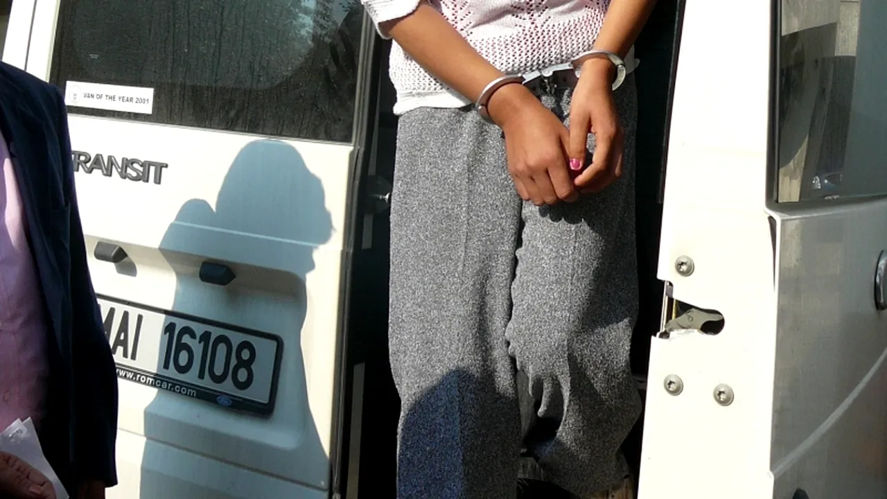 Trei tineri din Constanța au fost prinși în timp ce încercau să vândă substanțe etnobotanice