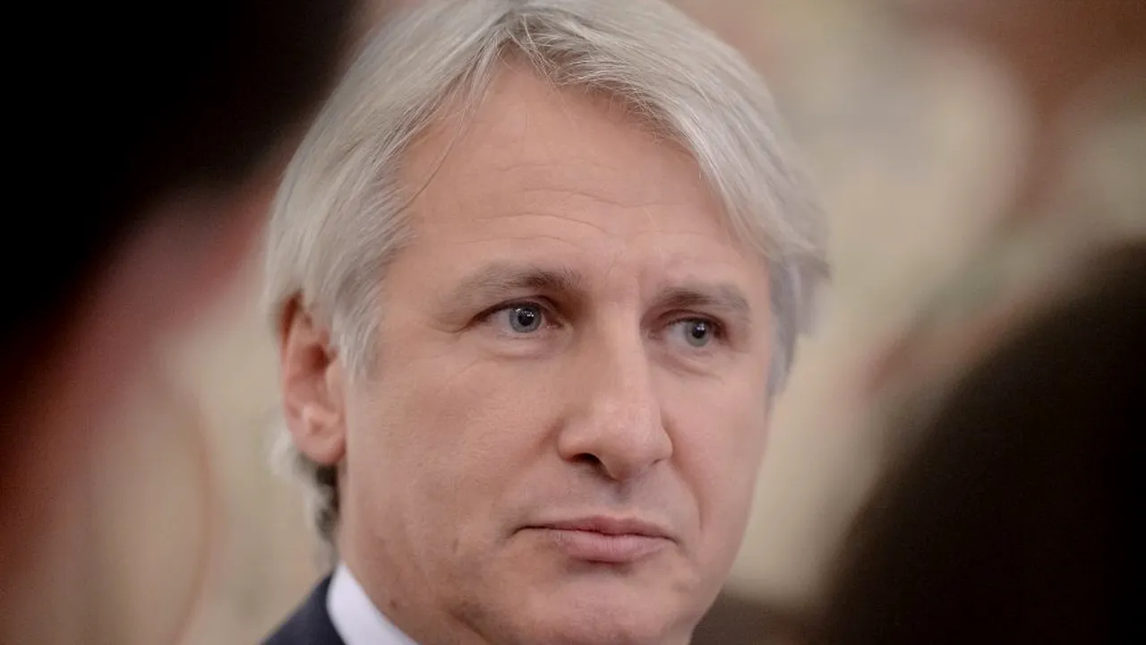 Teodorovici, după întâlnirea de la Parlament: Am fost la Ciolacu. I-am spus că Dăncilă nu merită să iasă pe ușa din dos