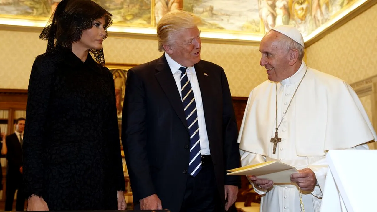 Actualul și fostul șef de la Casa Albă, omagiu adus suveranului pontif. „Odihnește-te în pace, papa Francisc”