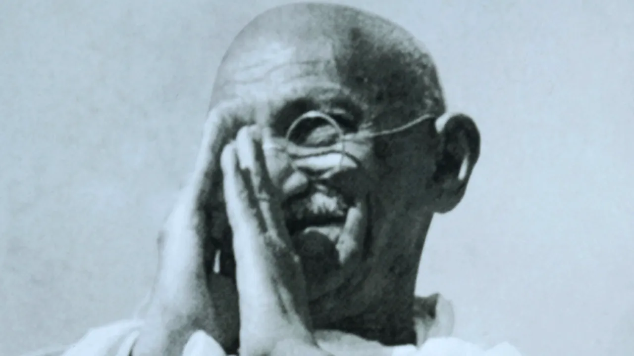 Lamele conținând picături din sângele lui Gandhi, scoase la licitație