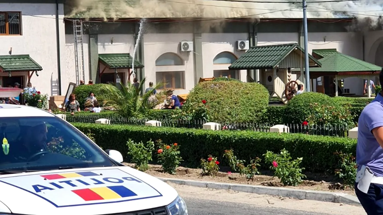 Incendiu la un centru de vaccinare din județul Dolj. Ce s-a întâmplat cu dozele anti-Covid (VIDEO)