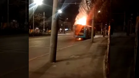 Din ce cauză a luat foc autobuzul OTOKAR STB din București. „Verificăm instalațiile la tot parcul de vehicule”