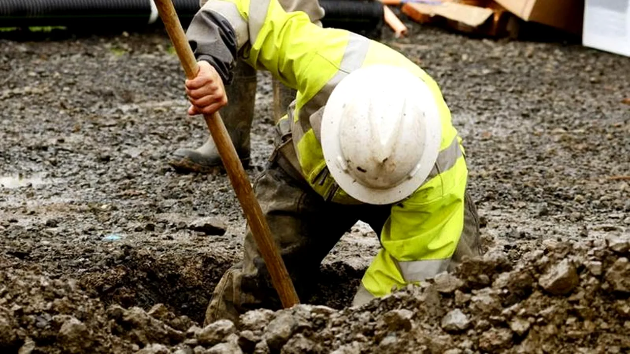 Săpa pentru temelia unei case când a făcut o descoperire șocantă. Cazul a fost preluat de Parchetul Militar Iași