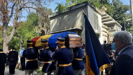 Marele actor Ion Caramitru a fost înmormântat, vineri, pe Aleea Actorilor din Cimitirul Bellu (VIDEO&GALERIE FOTO)
