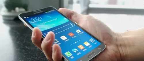 Samsung lansează un smartphone cu ecran curbat. FOTO + VIDEO