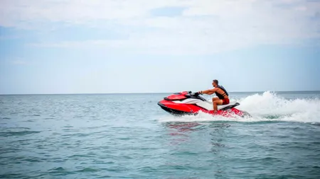 Mama băiatului spulberat de un jetski la Eforie Nord, mesaj DISPERAT: 
