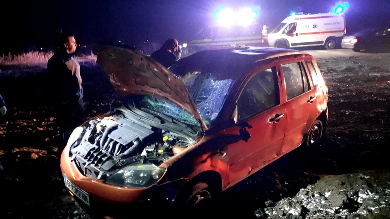 Două persoane au fost grav rănite, după ce o mașină a ieșit în decor de pe DN 6