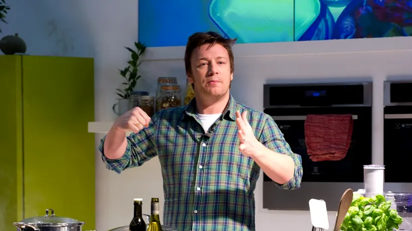 Mitul lui Jamie Oliver, „avocatul alimentației sănătoase, ar putea fi spulberat. Ce a descoperit un bărbat în hamburgerul celui mai popular bucătar din lume