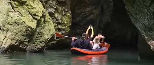 Imagini RARE au fost surprinse într-una dintre cele mai mari peșteri din România, care poate fi explorată doar cu barca