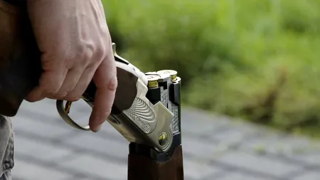 Un bărbat s-a împușcat la o partidă de vânătoare, în județul Brașov