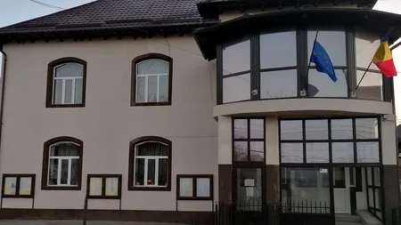 Un primar din Argeş, lovit și înjurat de o localnică