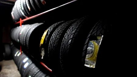 Peste 4.200 de anvelope aduse ilegal din Italia, confiscate la Arad