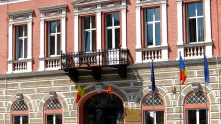 Angajații Prefecturii Covasna vor merge la serviciu îmbrăcați cu ie românească, de Sânziene