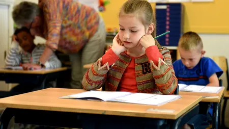 MĂSURI DRASTICE. Țara în care părinții care refuză să-și trimită copiii la școală din septembrie ar putea fi amendați. Ministrul Educației: „Motivul absenței trebuie să fie bine întemeiat”