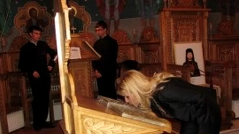 Elena Udrea a primit binecuvântarea de a urma Facultatea de Teologie chiar de la Patriarhul Daniel