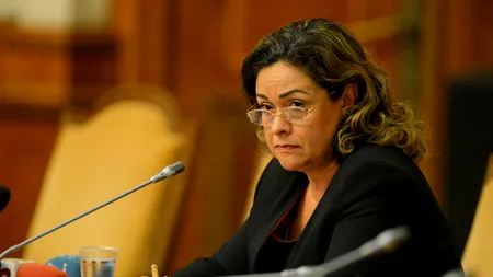 La dezbaterea bugetului, ministrul Muncii a ieșit să dea un telefon. Motivul pentru care Ana Costea se grăbea