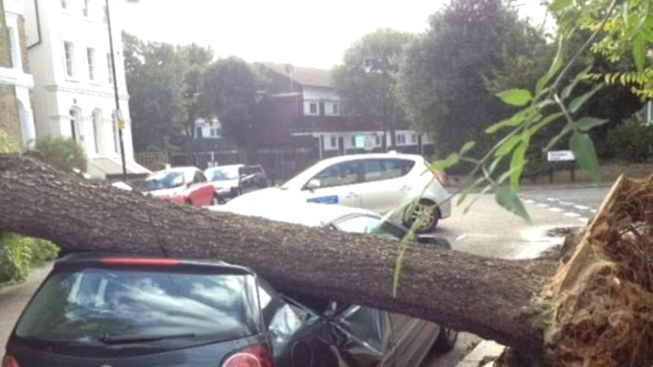 Marea Britanie și vestul Franței, afectate de o furtună puternică
