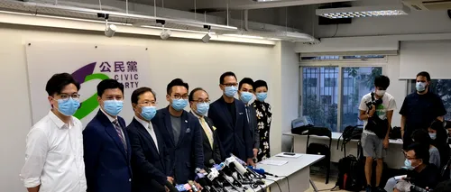 Autoritățile din Hong Kong le-au interzis unor activiști pro-democrație să candideze în cadrul <i class='ep-highlight'>alegerilor</i> legislative. Guvernul susține, însă, că nu limitează drepturile nimănui