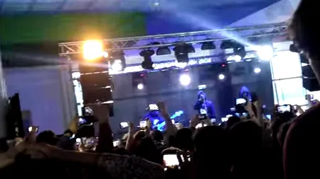 Concertul trupei Carla's Dreams la Piatra Neamț, oprit după ce mai multe persoane au fost luate cu ambulanța