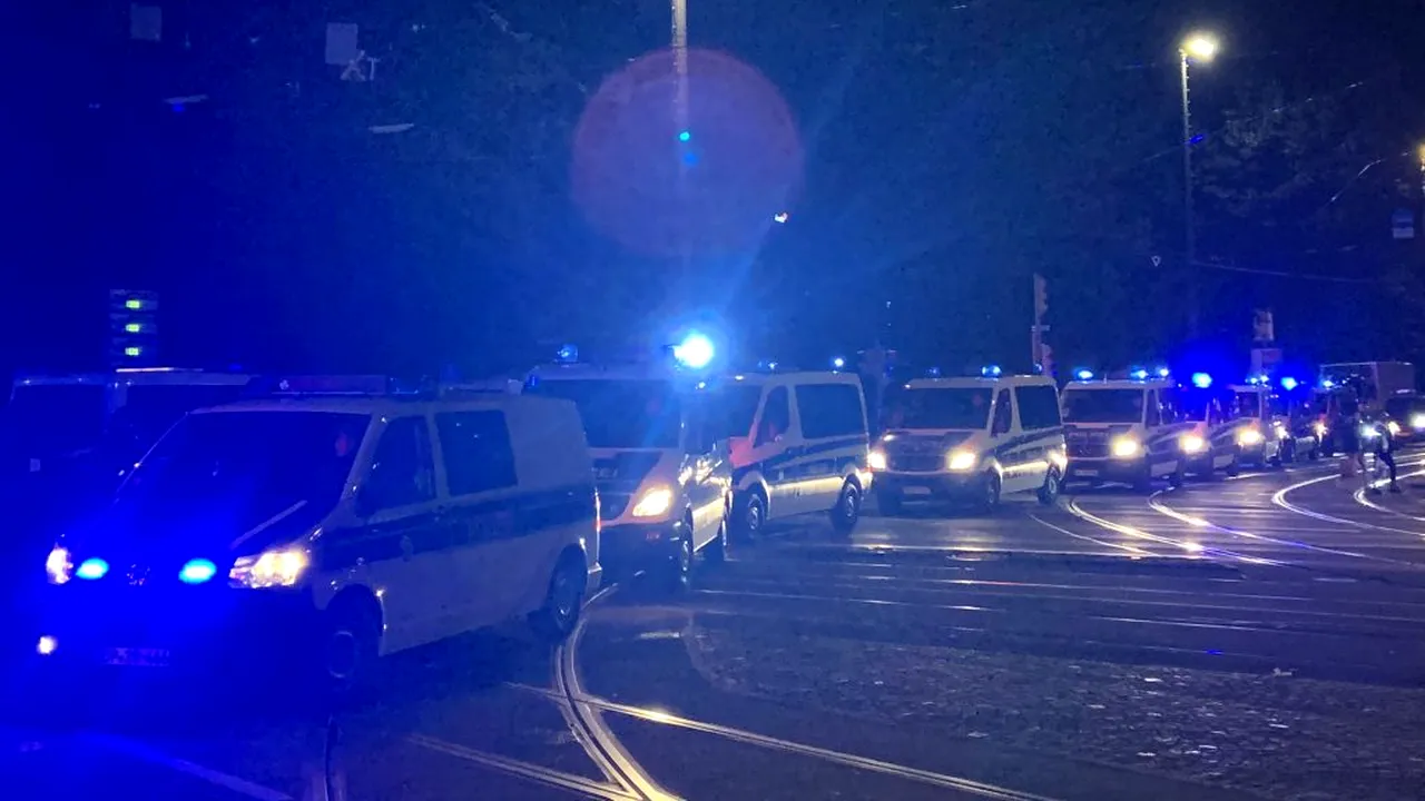 Proteste violente în Germania! Și locuitorii din Leipzig se revoltă împotriva restricțiilor impuse de autorități din cauza Covid-19 - VIDEO