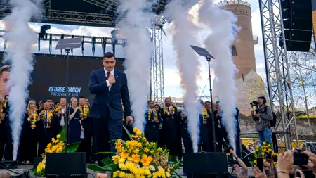 REPORTAJ | A doua lansare AUR, deschisă de „Vlad Țepeș”, la Târgoviște / George SIMION: Nici nu mă gândesc că pierdem în fața PSD-ului