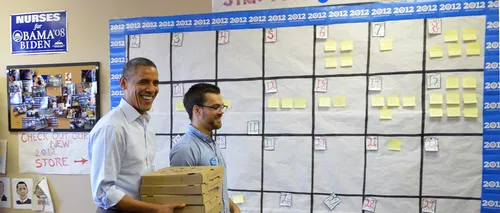 Barack Obama le duce pizza voluntarilor dintr-un birou campanie din Nevada 