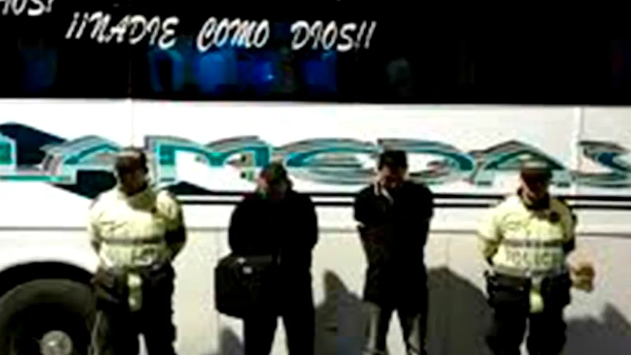 Ce au descoperit autoritățile columbiene în două autocare ale suporterilor echipei naționale