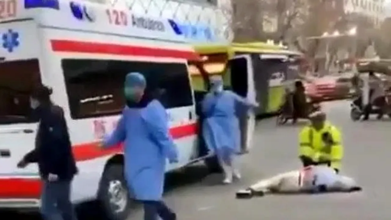 Coronavirusul din Wuhan. China a impus restricții de transport în încă două orașe