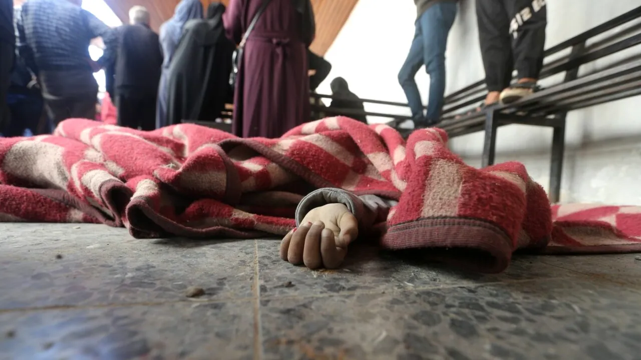 Peste 330 de morṭi după ce Israelul a reluat ATACURILE asupra Fâṣiei Gaza. Oficial ONU: 