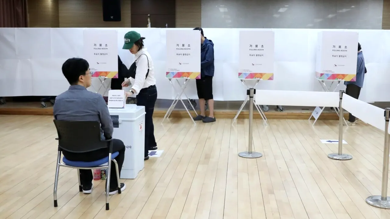 Coreea de Sud își alege noul PREȘEDINTE, după luni întregi de tensiuni interne/ Luptă strânsă între candidatul liberal și cel conservator