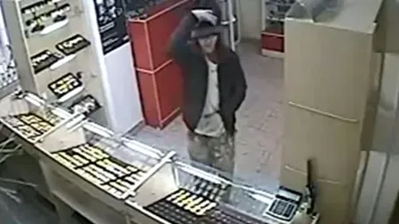 VIDEO: Probabil cel mai prost hoț din lume