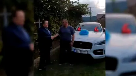 „Jaguar” cu fundă pentru un primar proaspăt ales: „Să știe toată lumea, eu sunt un om foarte pretențios” (VIDEO)