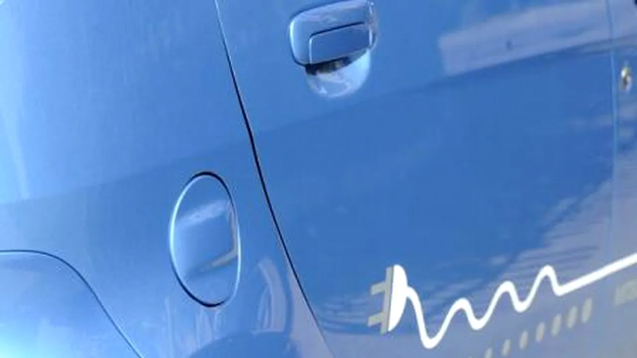 Brașov: Prize pentru mașinile electrice și hibrid, amplasate pe stâlpii de iluminat