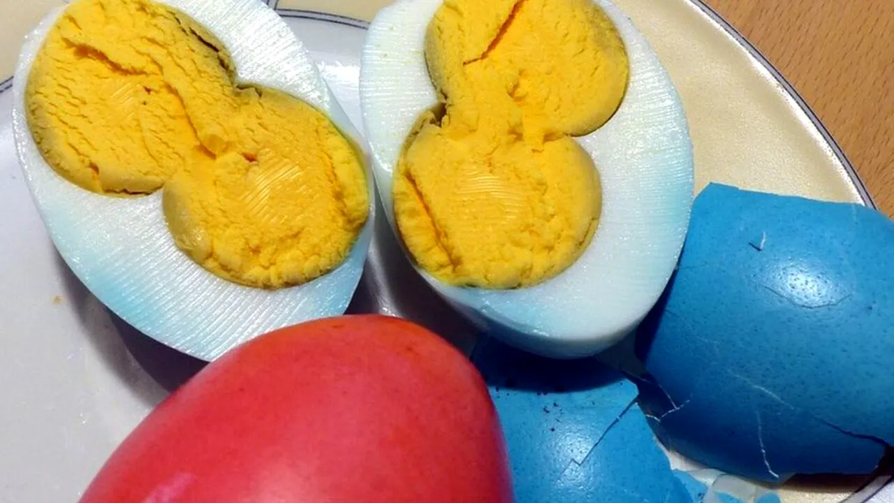 Ce sunt ouăle cu două gălbenușuri, de fapt. Motivul pentru care se întâmplă această 