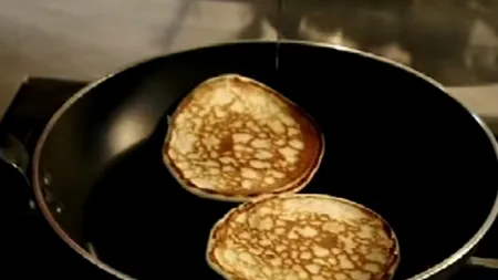 Rețeta de clătite a lui Gordon Ramsay cu ingrediente pe care toți le avem acasă