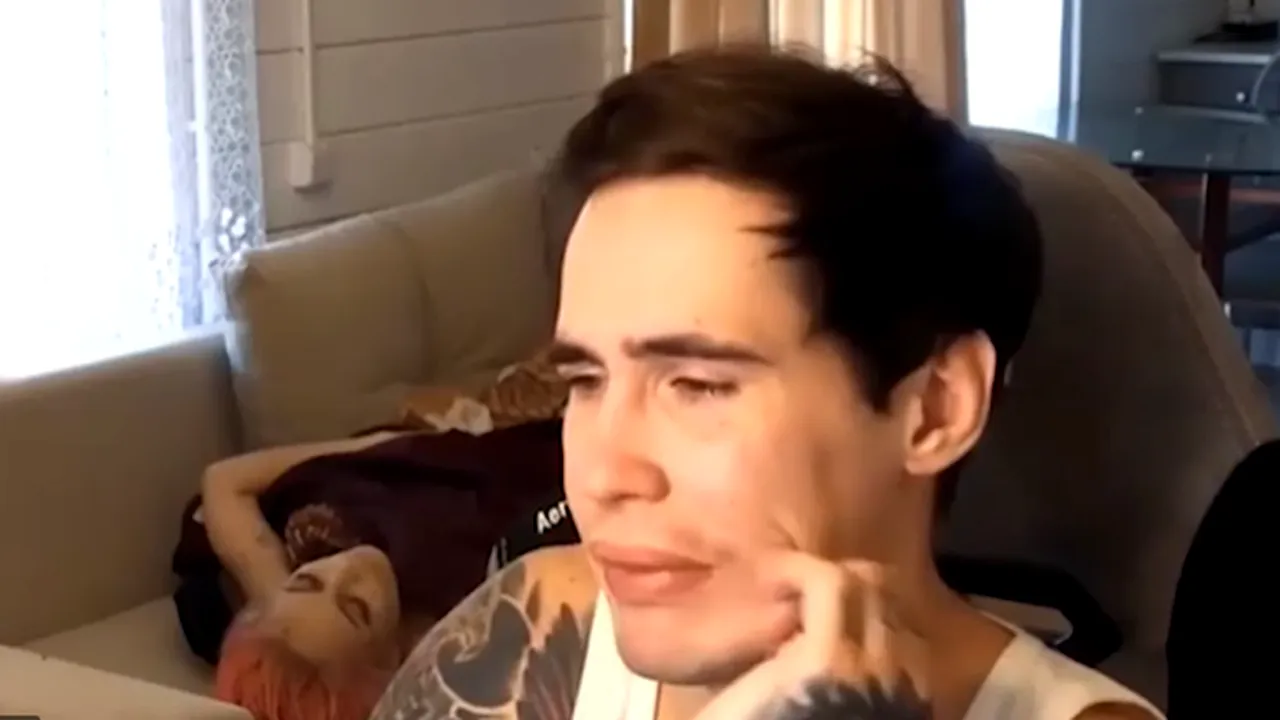 Un blogger rus a transmis în direct moartea iubitei sale