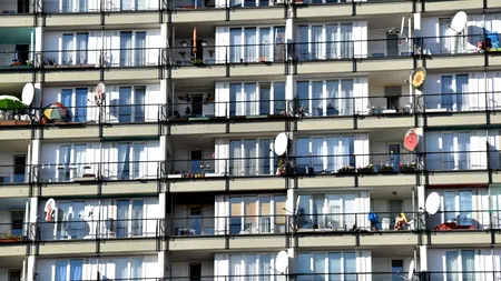 Dezvoltatorii imobiliari anunță că locuințele se vor scumpi cu cel puțin 30%. Economist: Unii încearcă să manipuleze consumatorii