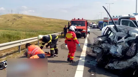 Autostrada și accidentul, vineri, în România. După carambolul de pe A2, un șofer a murit pe A10 după impactul cu un TIR (VIDEO)