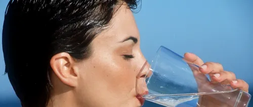 De ce este bine să bei un pahar cu apă în fiecare dimineață, pe stomacul gol