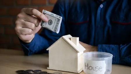 Un internaut care stă cu chirie de 16 ani l-a întrebat pe un avocat dacă are „DREPT” la casă. Răspunsul avocatului a strâns reacții