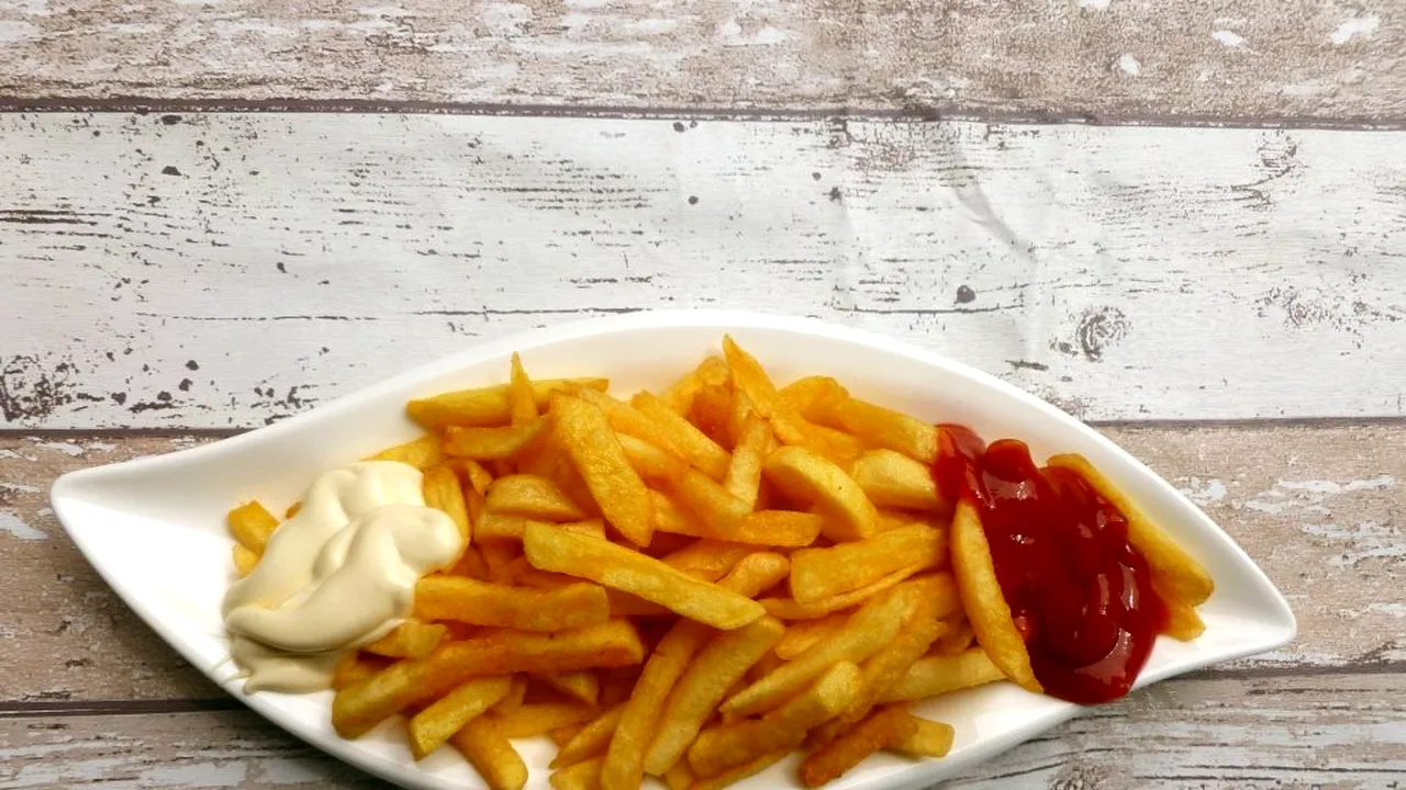 APEL. Belgienii, îndemnați să mănânce mai mulți cartofi prăjiți în pandemie. Care este motivul
