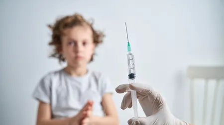 SUA reduc dramatic numărul de vaccinuri recomandate pentru copii. Oficialii invocă standardele din alte țări. Ce spun experții