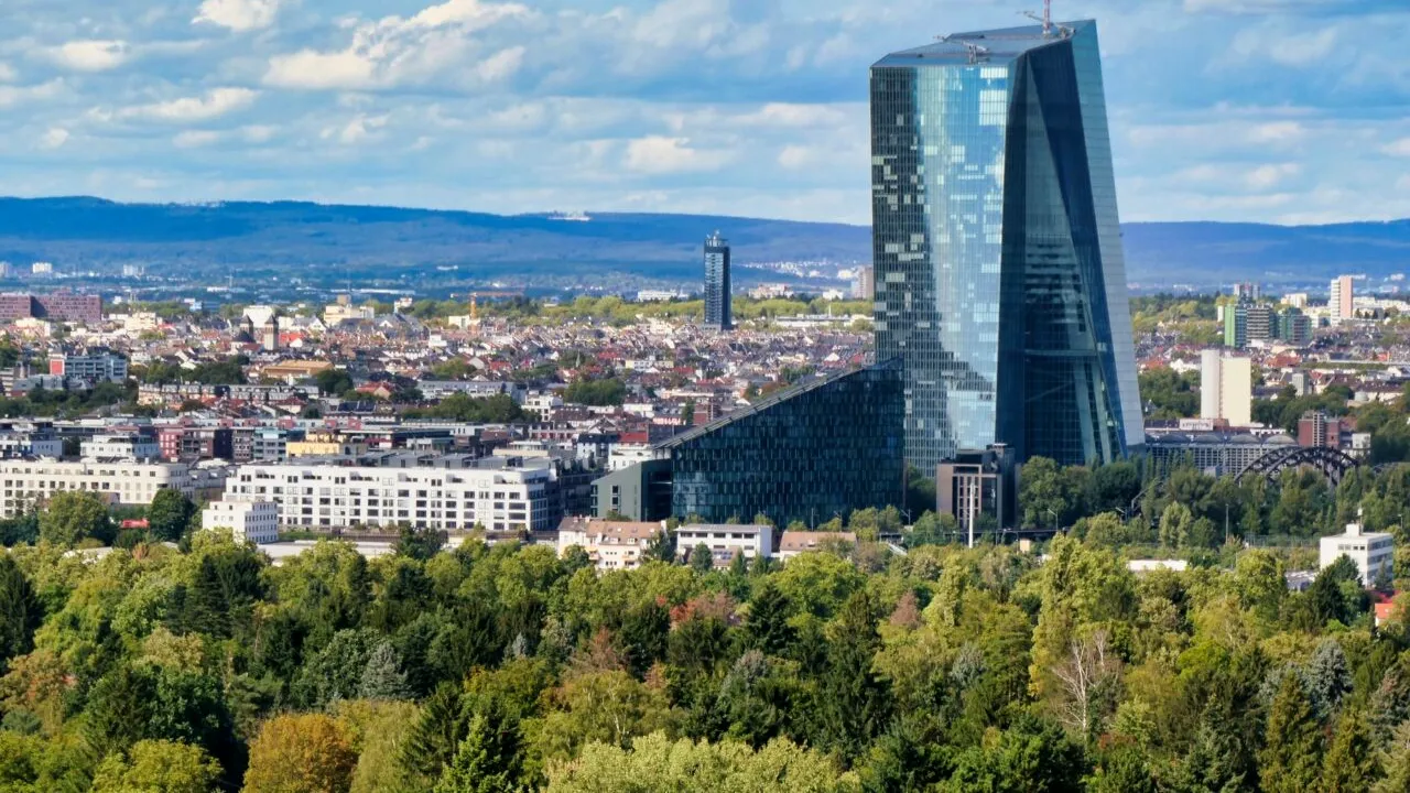 Oficial BCE: Economia UE tinde să se relanseze, dar trebuie remediate problemele structurale /„FRAGMENTAREA comercială este dăunătoare”