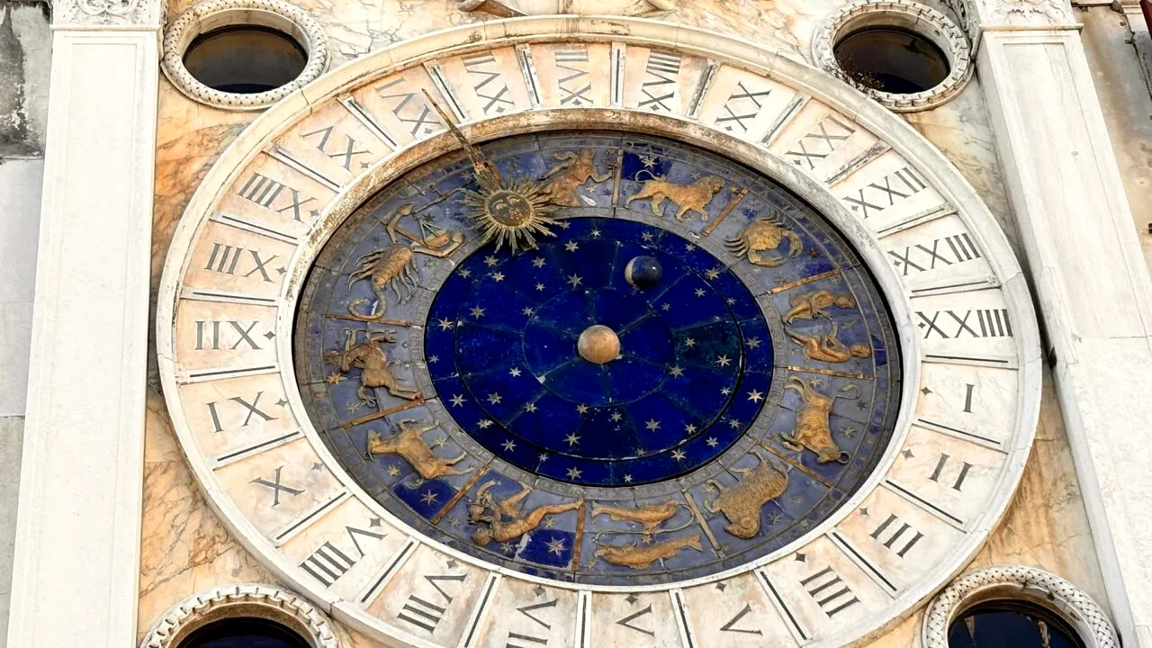 Cele patru zodii care vor avea parte de armonie și fericire în luna octombrie 2025. Însă, alte două zodii vor avea NECAZURI de la Mercur retrograd