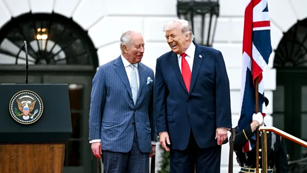 Ironie și mesaj subtil de la Casa Albă pentru mișcarea „No Kings”. Trump și Regele Charles, prezentați ca „Two Kings”