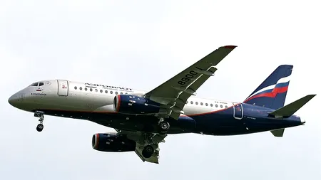 Un nou tip de avion rusesc a dispărut in Indonezia, în timpul unui zbor de prezentare. 