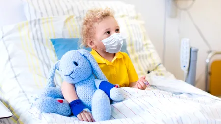 Avertismentul unui medic: „Dacă continuăm tot aşa, pentru unii copii Moşul va purta halat, mască şi stetoscop”